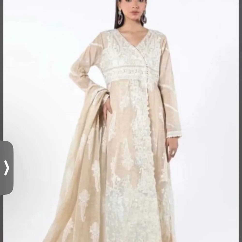 Pakistani dresses Sana safinaz - Picture 1 of 14